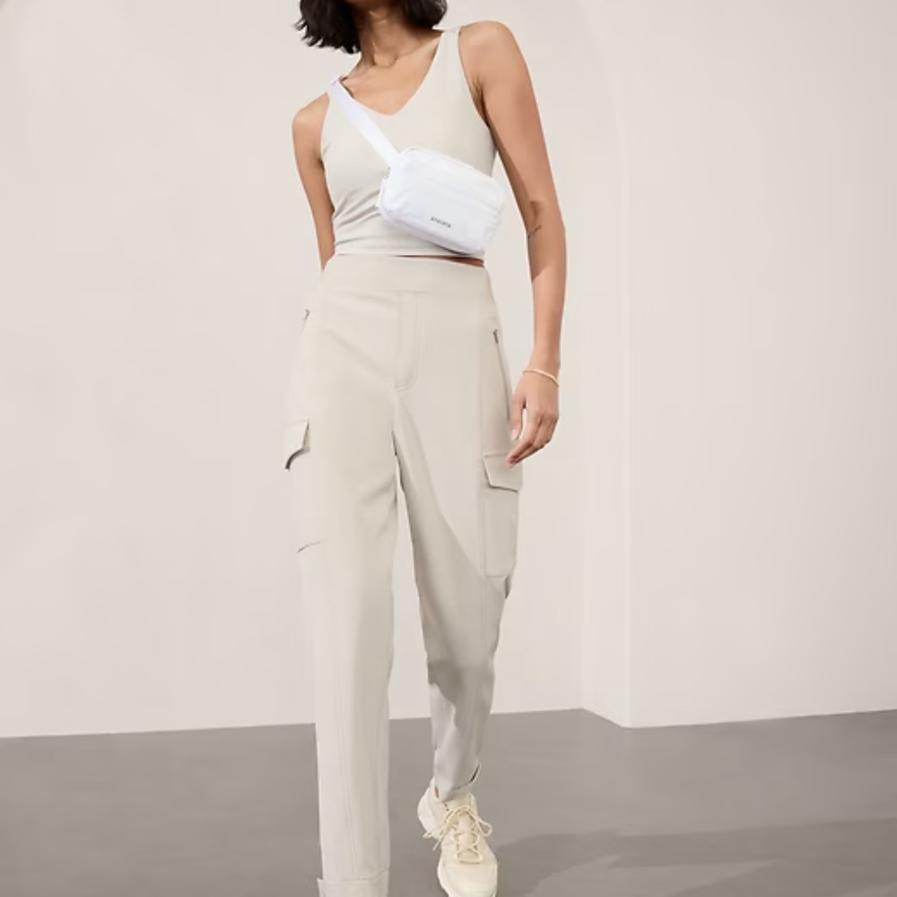 Athleta Endless High Rise Cargo Pant -- EUC!